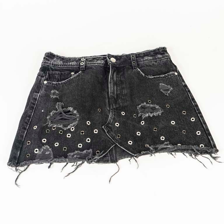Minifalda de Jean Zara Negra con Apliques y Desgarrada Talle S