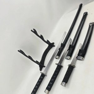 Juego de 3 Katanas Decorativas con Soporte - imagen 4