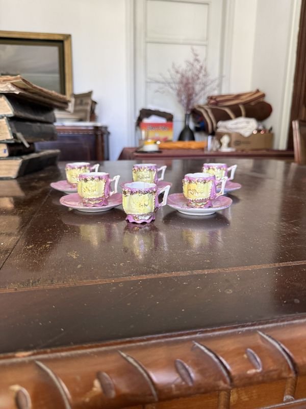 Juego de Tazas y Platillos de Porcelana Nacarada Alemana