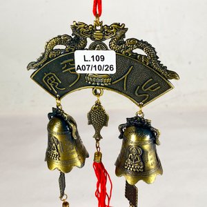 Campana Doble Decorativa con Motivo Oriental y Borlas Rojas - imagen 2