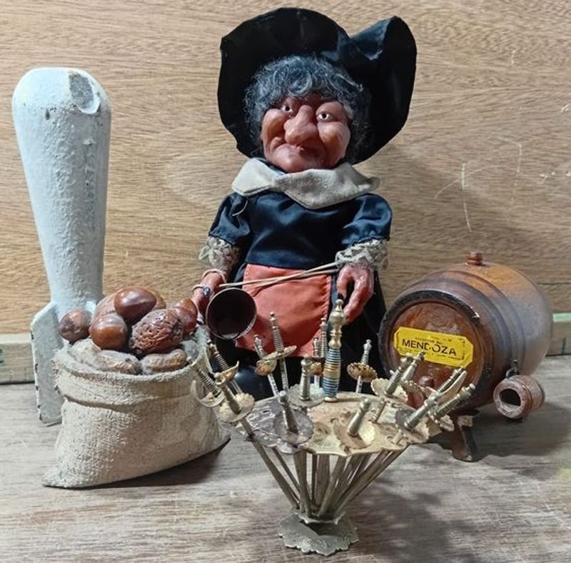 Lote anterior: Lote Bruja, Pinchos de Copetín y Accesorios para el Hogar