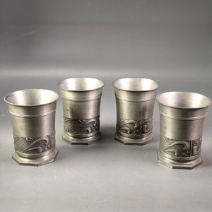 Conjunto de 5 Vasos de Peltre con Decoración Relieve y Escenas Costumbristas - imagen 4