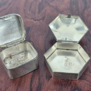 Dos Pastilleros Vintage de Plata con Piedras Semipreciosas - imagen 2