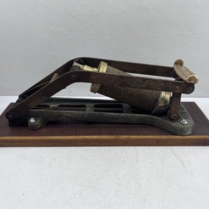 Inflador Inglés Antiguo "The Aerograph Co. Ltd." de Hierro, Bronce y Madera - imagen 9