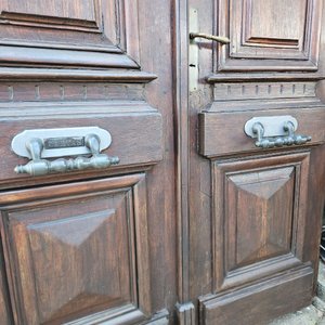 Zaguán antiguo madera dura con herrajes cerradura y llave - imagen 3