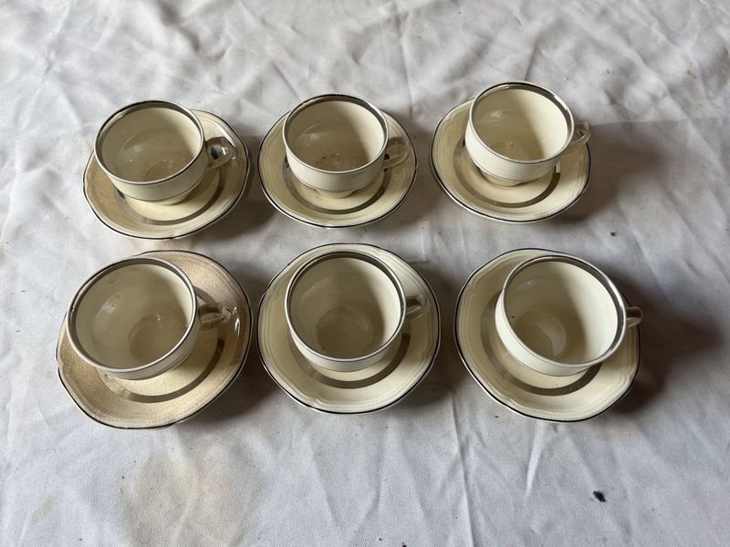 Set de tazas y platos de porcelana inglesa - imagen 2