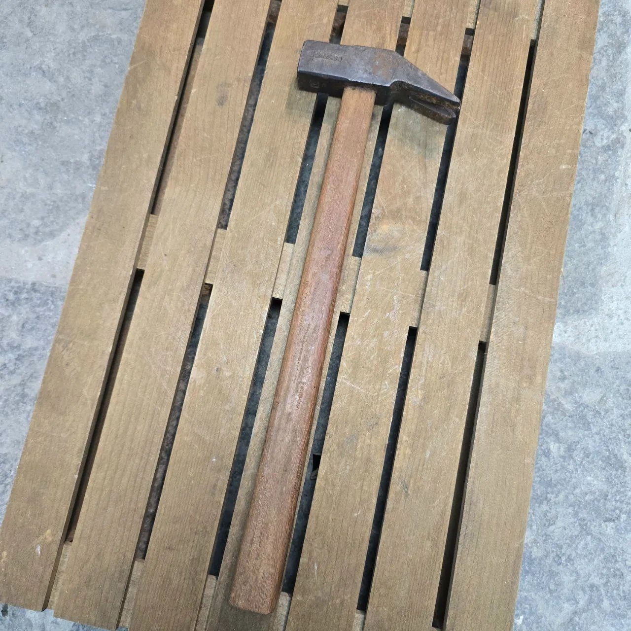 Martillo de uña para trabajo en madera