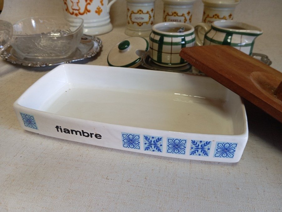 Fiambrera de loza con tapa de madera y caramelera - imagen 7