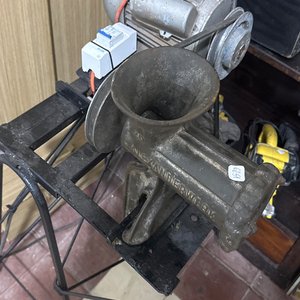 Lote siguiente: Picadora carne (número 20)
