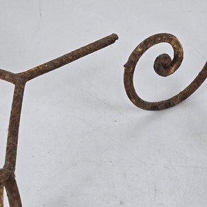 Par de Porta Macetas de Hierro Forjado con Diseño Rústico - imagen 4