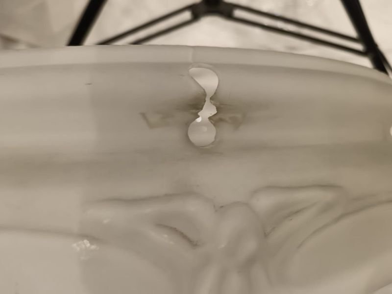Plafón de opalina con detalles en un agujero - imagen 2