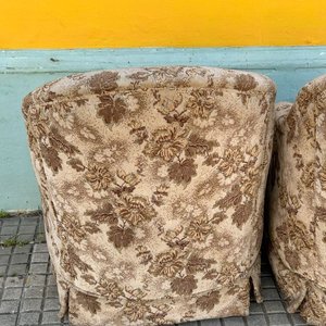 Par de Sillones Materos con Tapizado Floral en Tonos Marrones - imagen 8