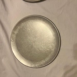 Lote de dos piezas de metal para servicio de mesa o decoración - imagen 3