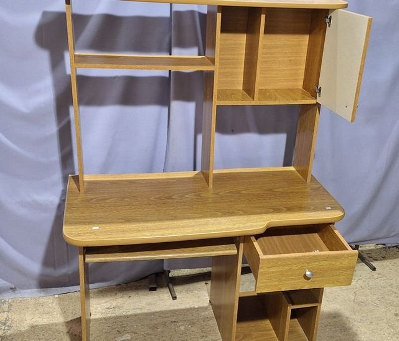 Escritorio de MDF con Alzada y Cajón para Teclado - imagen 3