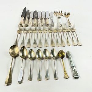 Set de 30 Piezas Christofle y Metal: Tenedores, Cucharas Soperas, Colador y Cuchillas - imagen 1