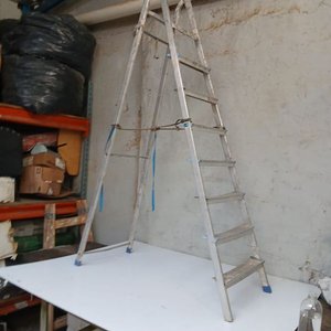 Lote anterior: Escalera Tijera de Aluminio con 8 Escalones y 2.05m de Altura