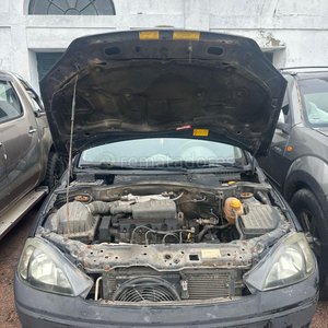 Chevrolet Montana 1.8 Pickup Negra - imagen 8