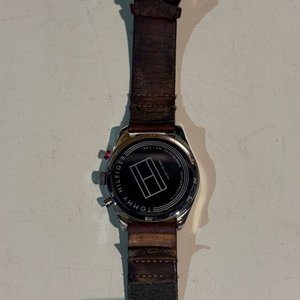Reloj Tommy Hilfiger Esfera Grande Usado - imagen 6