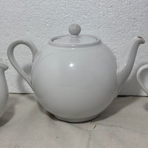 Juego de Té y Café Olmos de Porcelana Blanca con Detalles Dorados - imagen 6