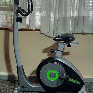 Lote siguiente: Bicicleta Ergométrica Elíptica Bravo Modelo 380E