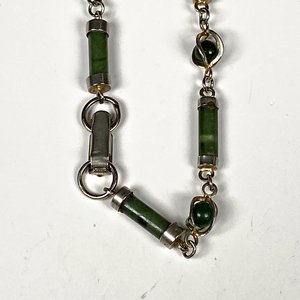 Pulsera de Piedras Verdes y Metal Plateado, 16 cm - imagen 3