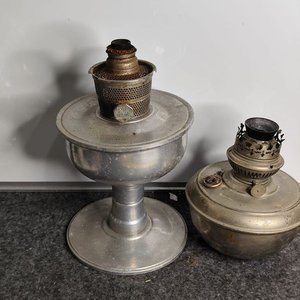 Dos Bases de Farol a Querosene Antiguas para Decoración - imagen 6