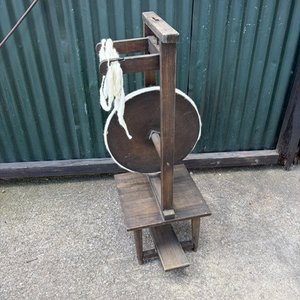 Lote anterior: Rueca Antigua de Madera para Hilado