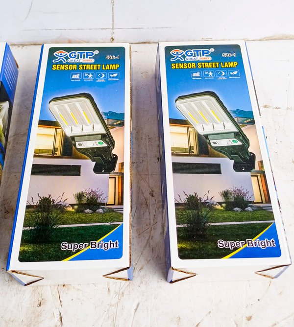 4 Focos Solares LED con Control GTIP 526-1