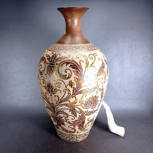 Gran Jarrón de Cerámica Decorado con Diseños en Relieve - imagen 5