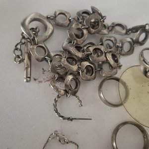 Lote de Joyería y Relojería: Anillos, Cadena, Reloj de Bolsillo y Más - imagen 2