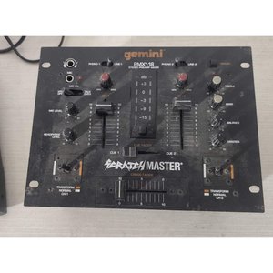 Lote siguiente: Consola Gemini PMX-18 para DJ, con detalles