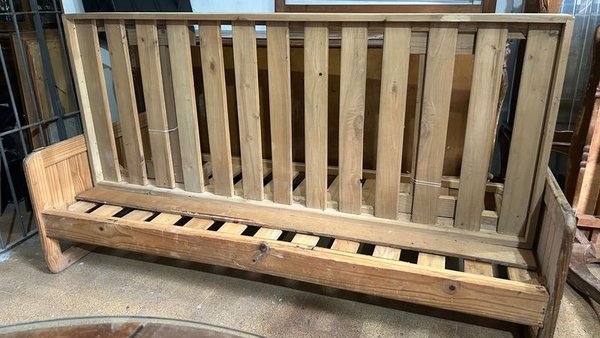 Lote anterior: Mueble de madera en buenas condiciones