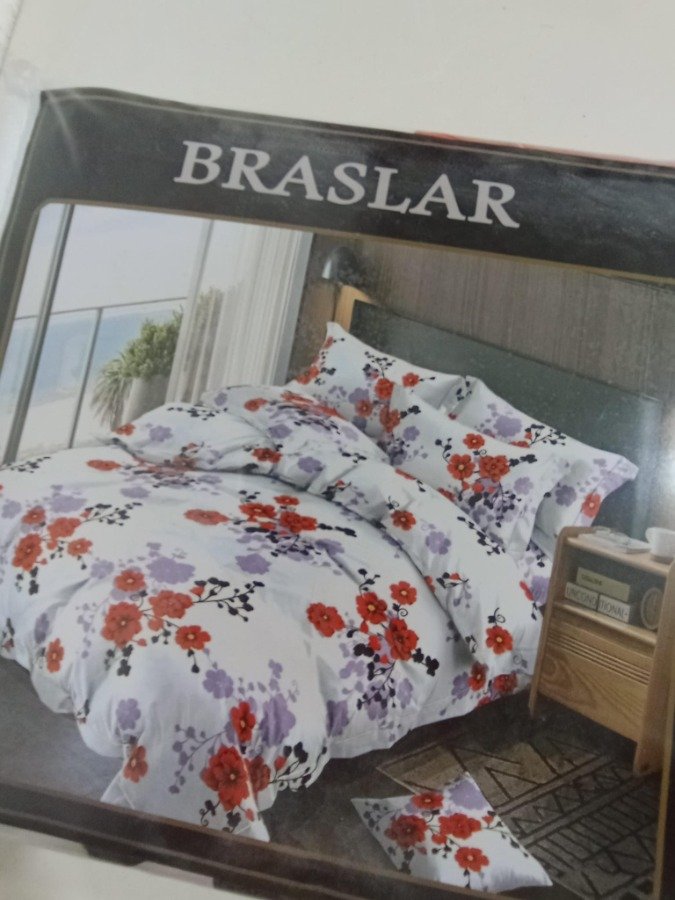 Lujosas Sabanas de Cama con Flores Rojas - imagen 3