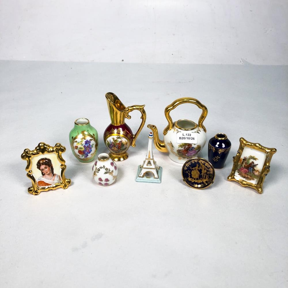 Lote de 9 Piezas Miniatura en Porcelana Limoges: Cuadros, Torre Eiffel, Jarra y Tetera