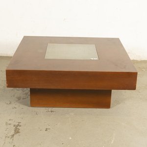 Lote siguiente: Mesa Ratona Cuadrada con Tapa de Vidrio Esmerilado