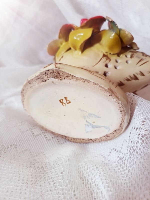 Cesta de flores de cerámica vintage, adorno floral esmaltado - imagen 3