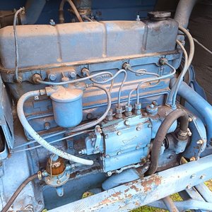 FORDSON MAJOR hay solo que ponerle bateria y andar, va con rastra, arado y disquera de 3 puntos, todo pronto para usar, el duño no dio muchas especificaciones sobre el pero parece ser del año 65 modelo fordson major E1A - imagen 3