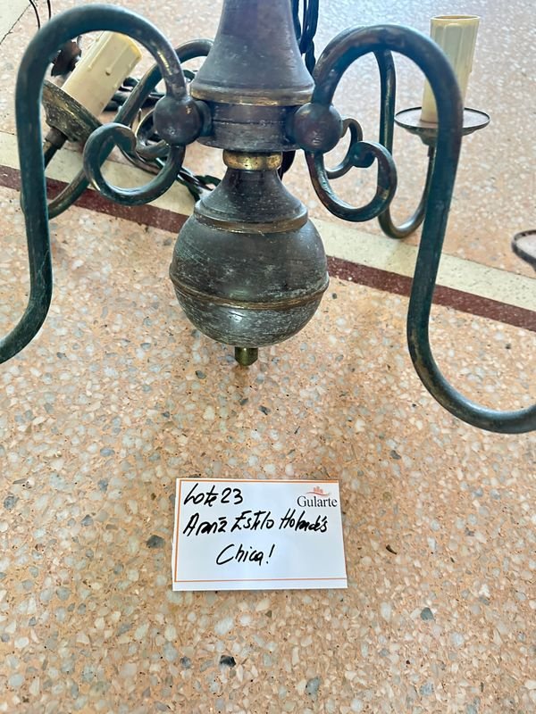 Araña mediana estilo Holandés: Un objeto decorativo de metal - imagen 10