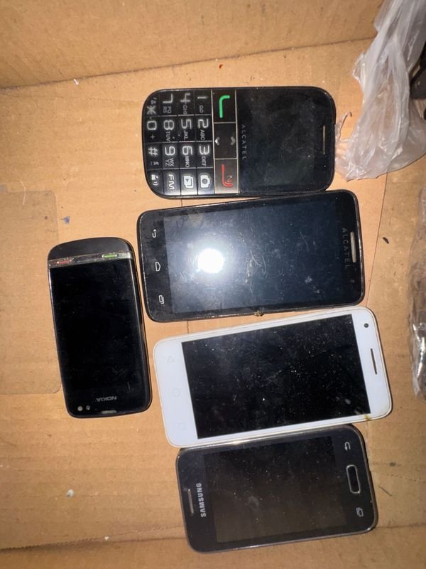 Lote de 4 Celulares Usados Varias Marcas