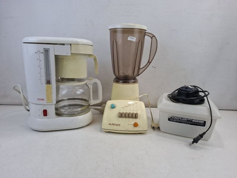 Lote de 5 Pequeños Electrodomésticos: Cafetera, Licuadora, Tostadora y Vaporizador