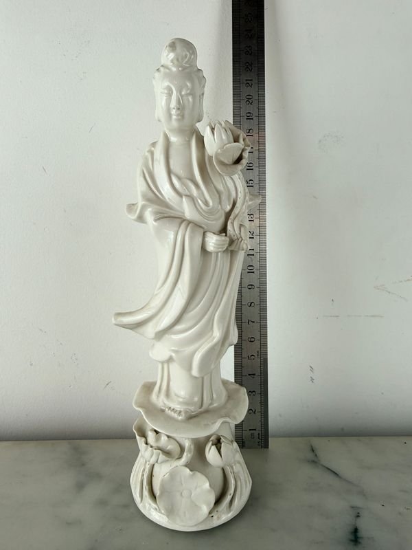 Figura Blanc de Chine de Porcelana Blanca