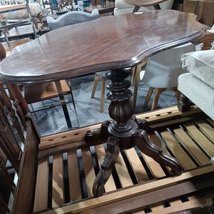Lote anterior: Mesa Auxiliar Estilo Clásico Madera Oscura