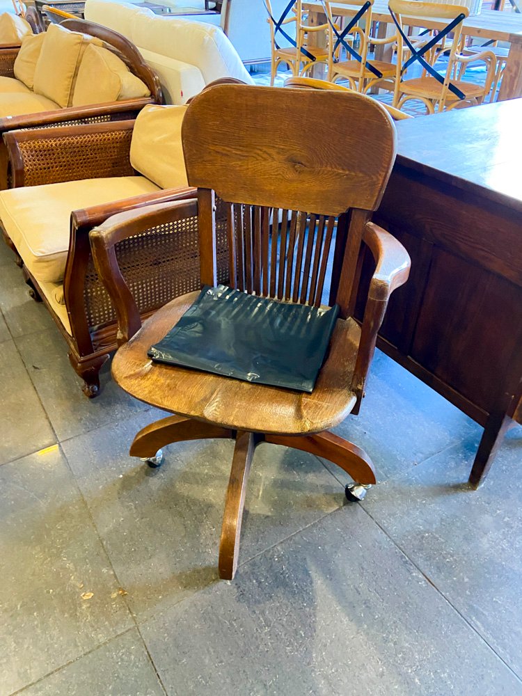 Silla de Oficina Giratoria de Madera Estilo Clásico