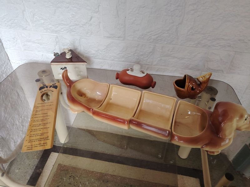 Set Decorativo para Copetín con Forma de Perro Salchicha