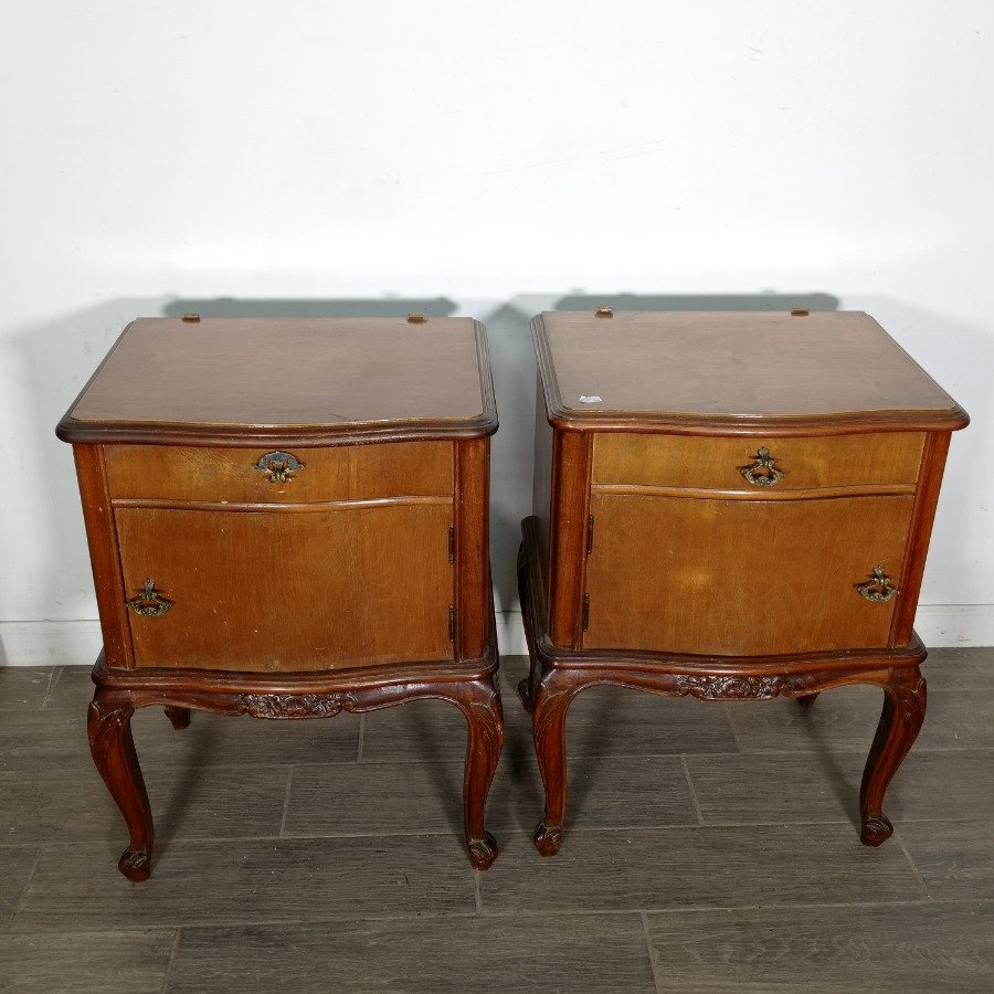 Lote siguiente: Muebles de mesa luz francesa en buen estado