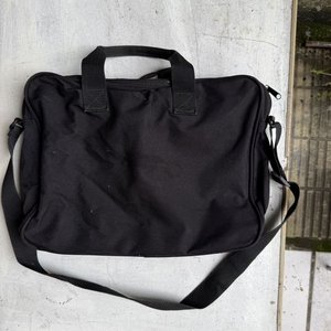 Lote de 2 Bolsos: Negro "PowerTrain 2000" y Bordeaux Estilo Maletín - imagen 6