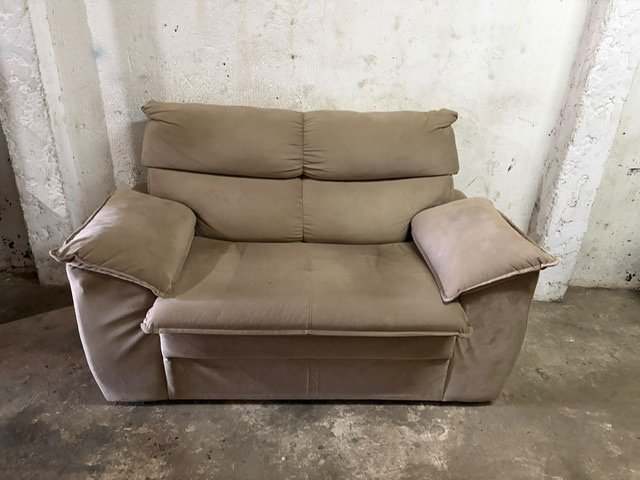Sillón de 2 Cuerpos Beige en Buen Estado