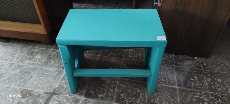 Mesa de madera azul con estilo y calidad - imagen 1