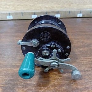 Lote siguiente: Reel de pesca Penn N°85 Made in Brazil