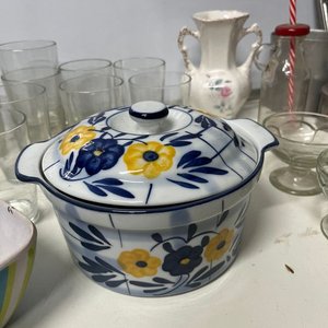 Lote de Vajilla y Utensilios de Cocina: Olla de Loza, Vasos de Vidrio, Compoteras y Más - imagen 2